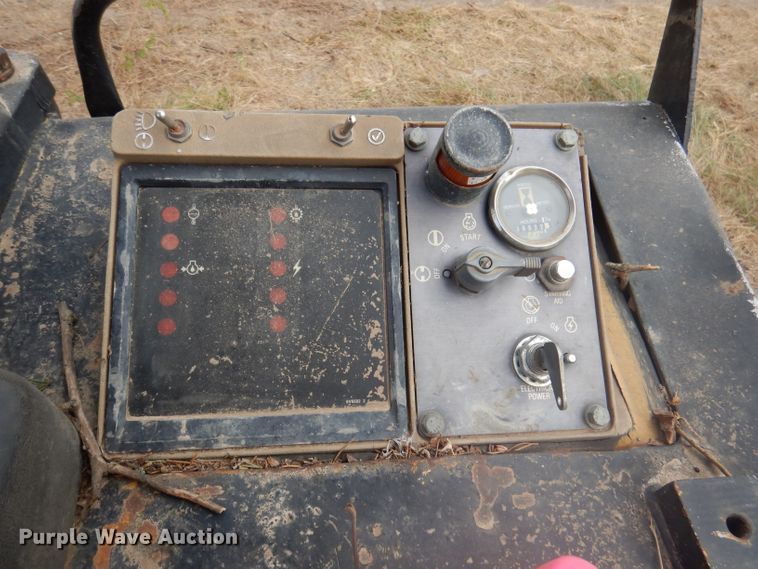 image for item DY9547 1983 Caterpillar 963  track loader