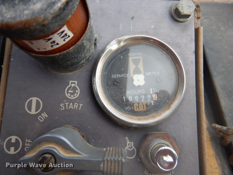 image for item DY9547 1983 Caterpillar 963  track loader