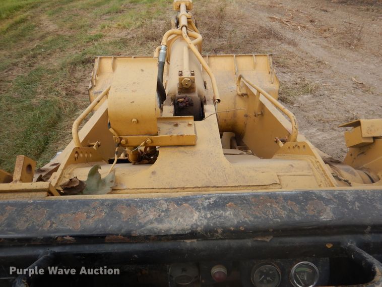 image for item DY9547 1983 Caterpillar 963  track loader