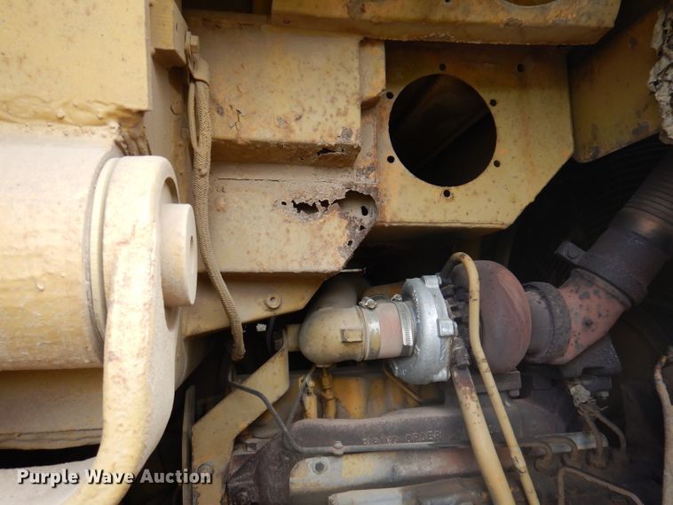 image for item DY9547 1983 Caterpillar 963  track loader