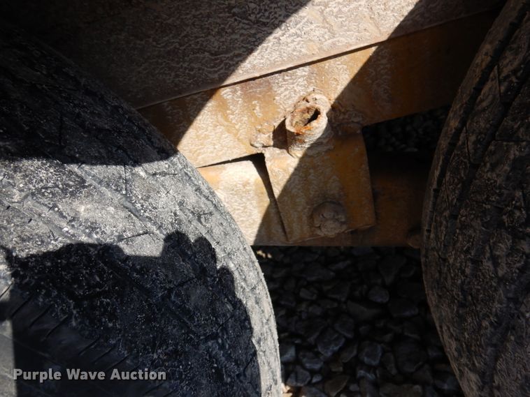 image for item DY9554 2013 Rice tilt deck equipment trailer