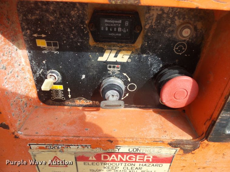 image for item EF9661 1999 JLG 2033E  scissor lift