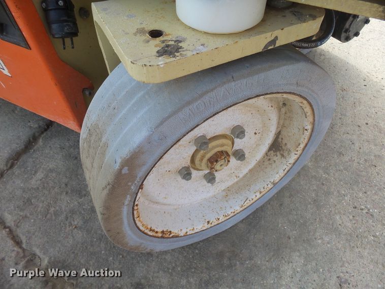 image for item EF9661 1999 JLG 2033E  scissor lift