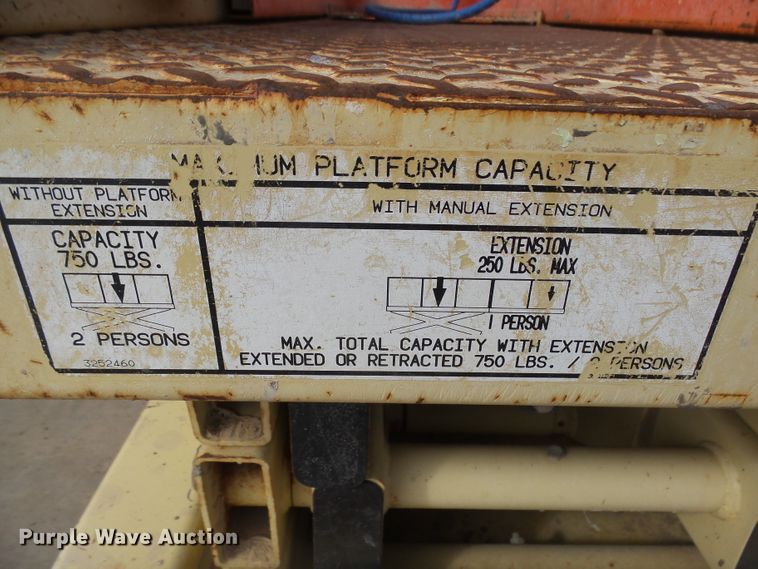 image for item EF9661 1999 JLG 2033E  scissor lift