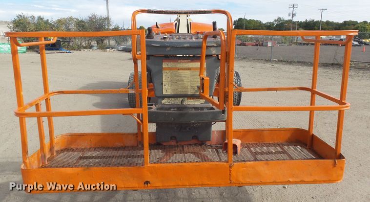 image for item EF9662 2001 JLG 400S  boom lift