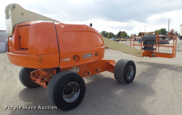 image for item EF9662 2001 JLG 400S  boom lift