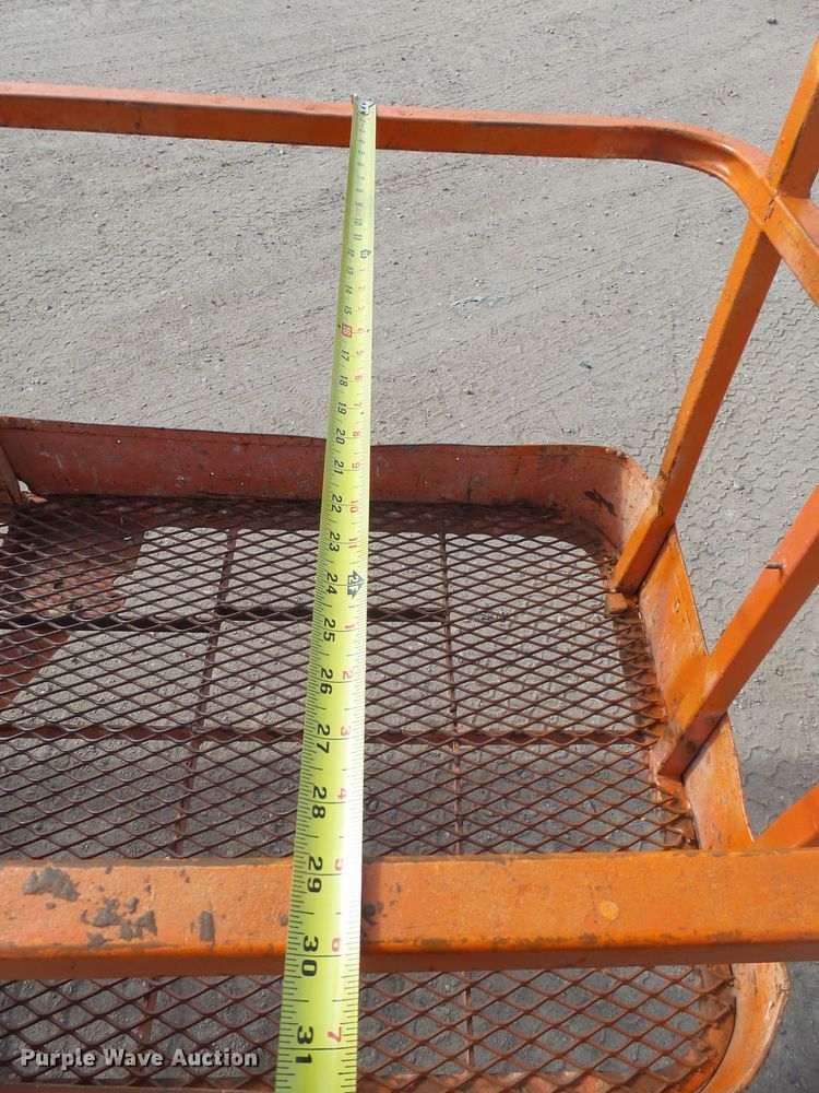 image for item EF9662 2001 JLG 400S  boom lift