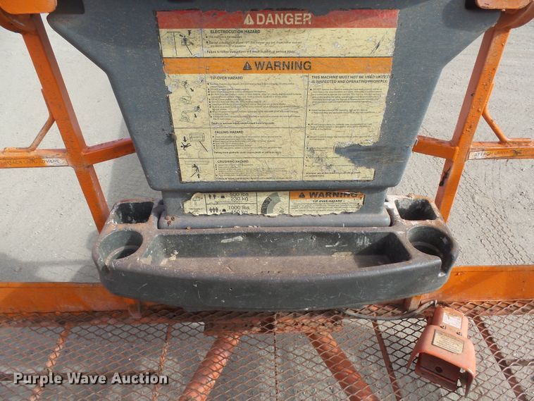 image for item EF9662 2001 JLG 400S  boom lift