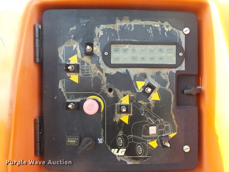 image for item EF9662 2001 JLG 400S  boom lift