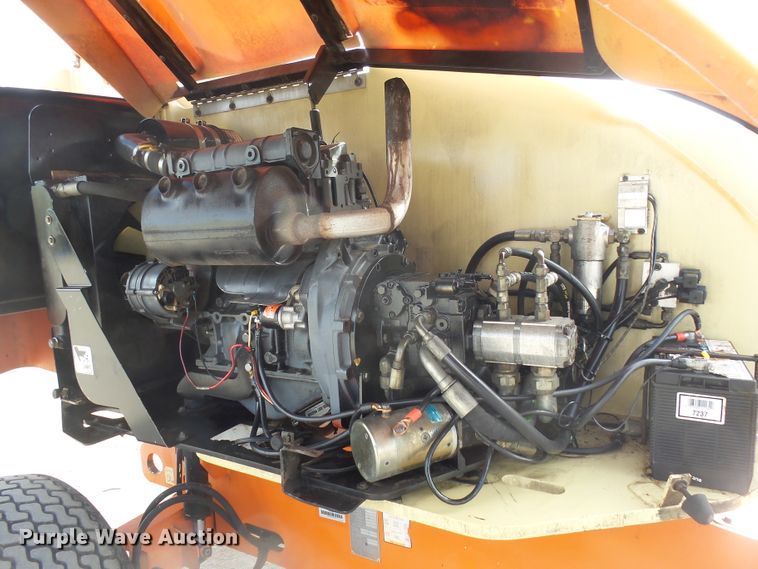 image for item EF9662 2001 JLG 400S  boom lift