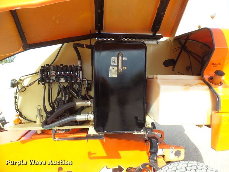 image for item EF9662 2001 JLG 400S  boom lift