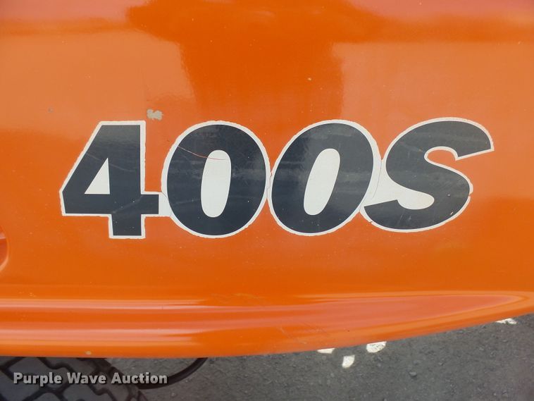 image for item EF9662 2001 JLG 400S  boom lift