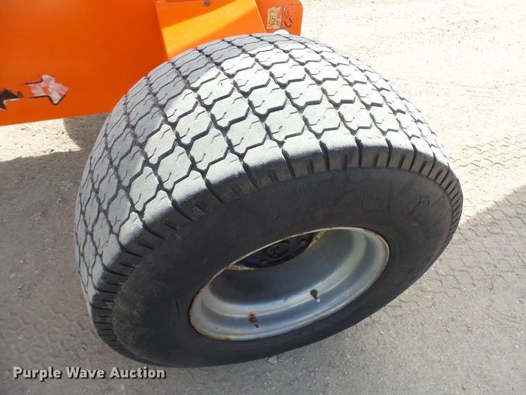 image for item EF9662 2001 JLG 400S  boom lift