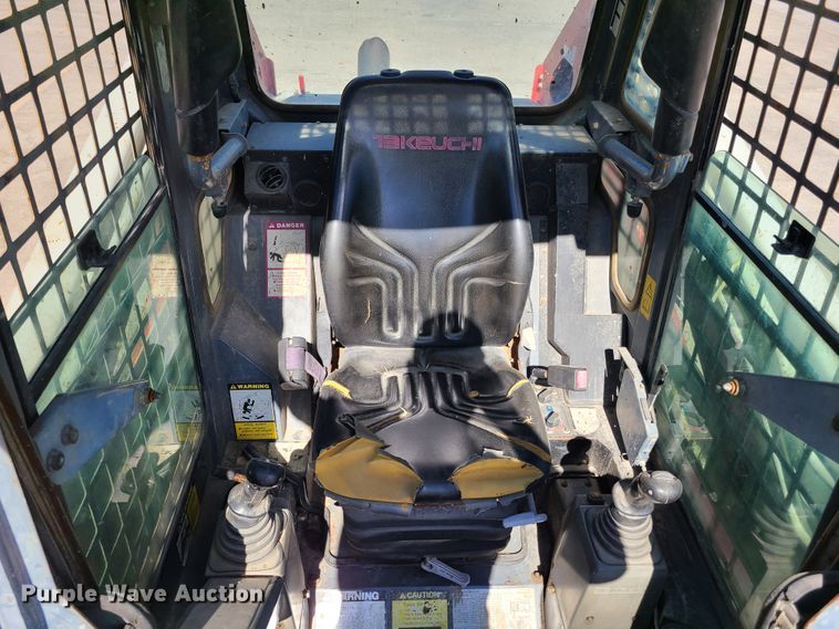 image for item EL9528 2005 Takeuchi TL140  tracked skid steer loader