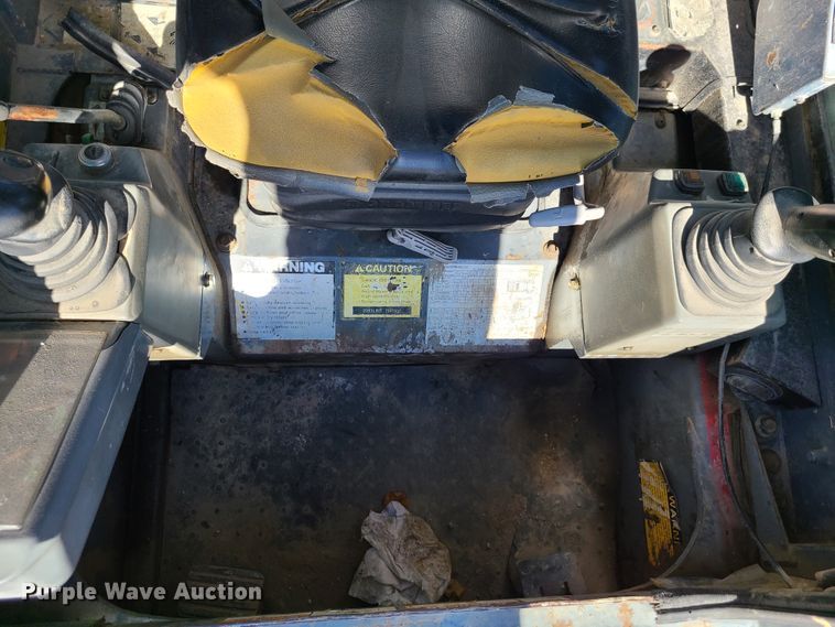 image for item EL9528 2005 Takeuchi TL140  tracked skid steer loader