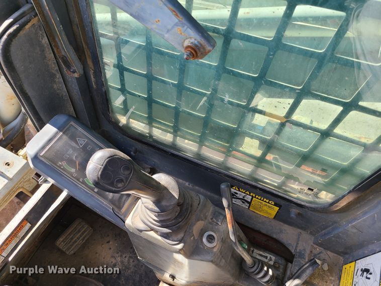 image for item EL9528 2005 Takeuchi TL140  tracked skid steer loader