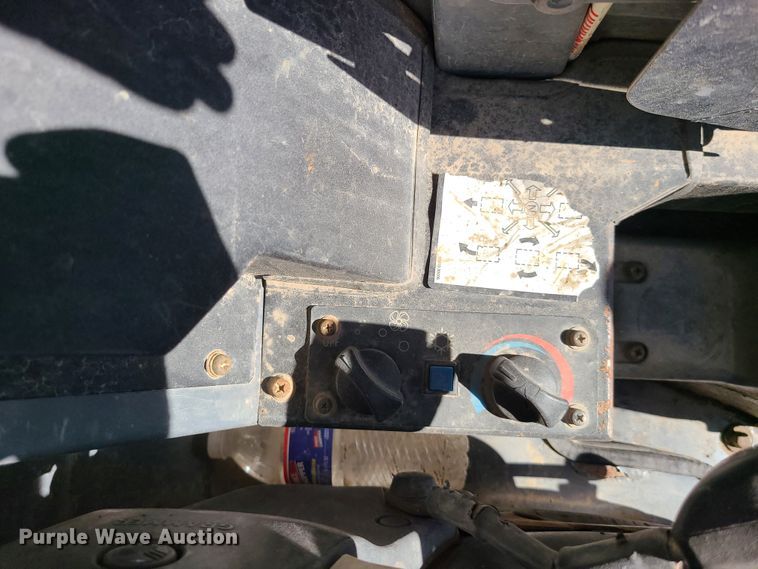 image for item EL9528 2005 Takeuchi TL140  tracked skid steer loader