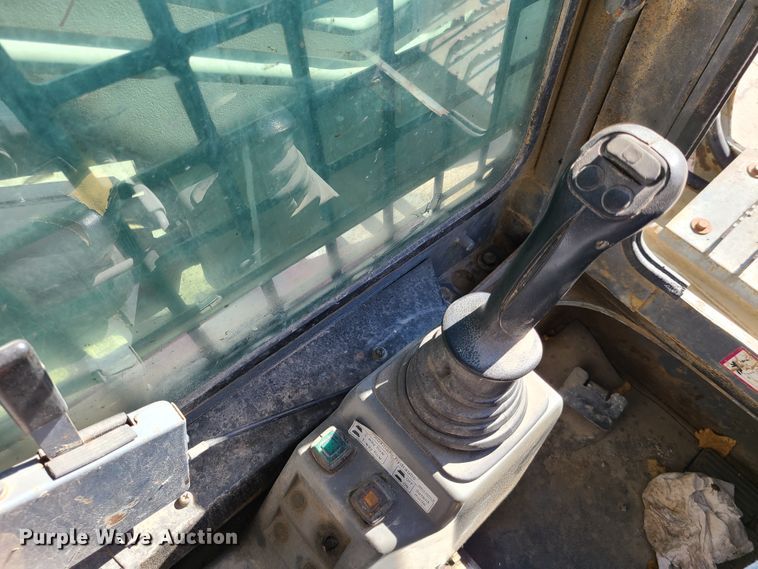 image for item EL9528 2005 Takeuchi TL140  tracked skid steer loader