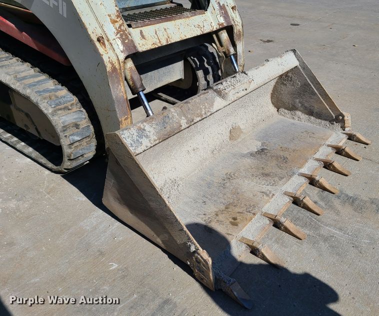 image for item EL9528 2005 Takeuchi TL140  tracked skid steer loader