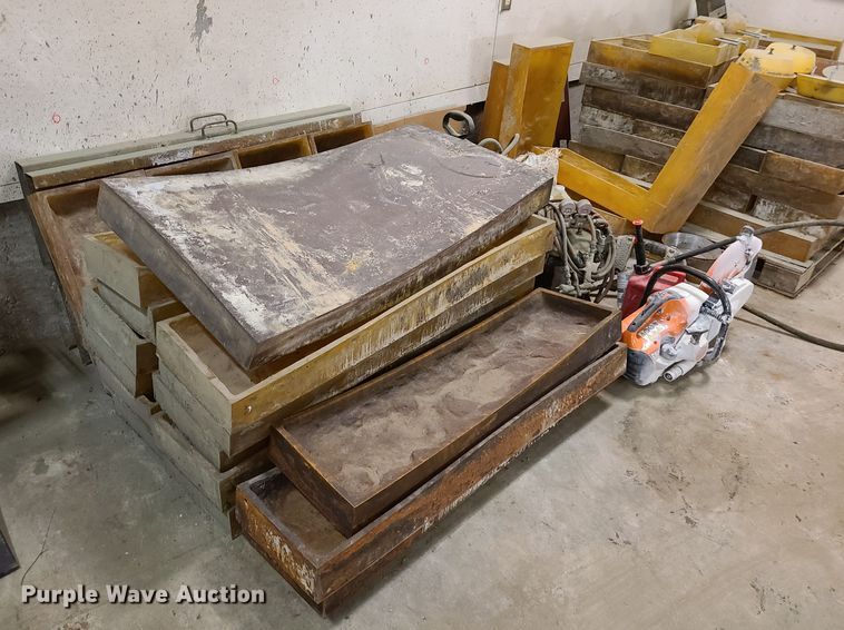 image for item EL9565 World Block concrete block forms