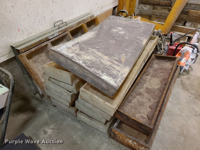 image for item EL9565 World Block concrete block forms