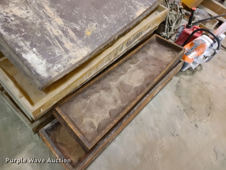image for item EL9565 World Block concrete block forms