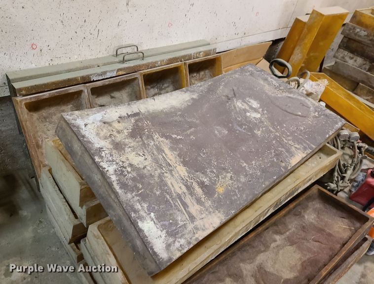 image for item EL9565 World Block concrete block forms