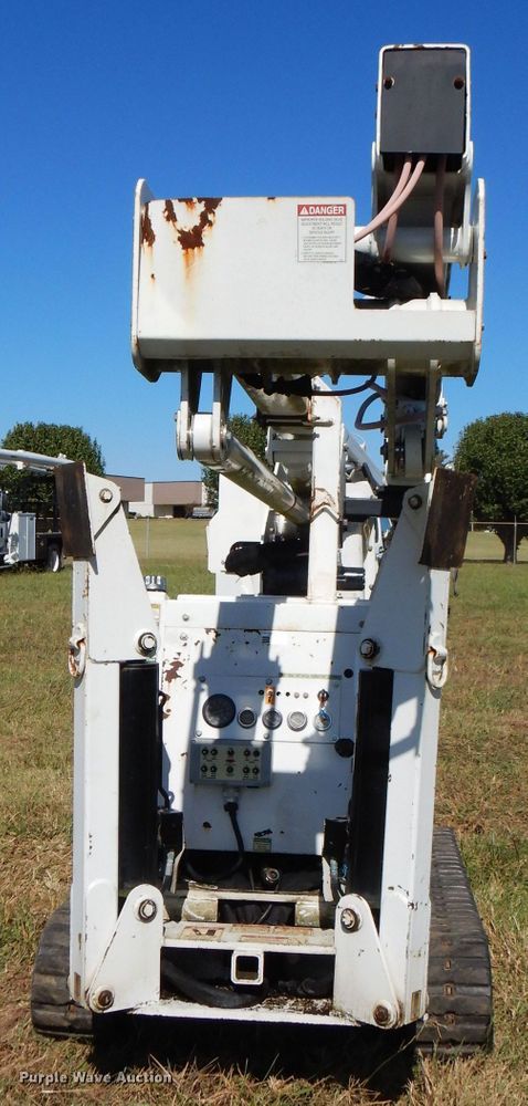 image for item FW9758 2009 SDP EZ Reach SST40  boom lift