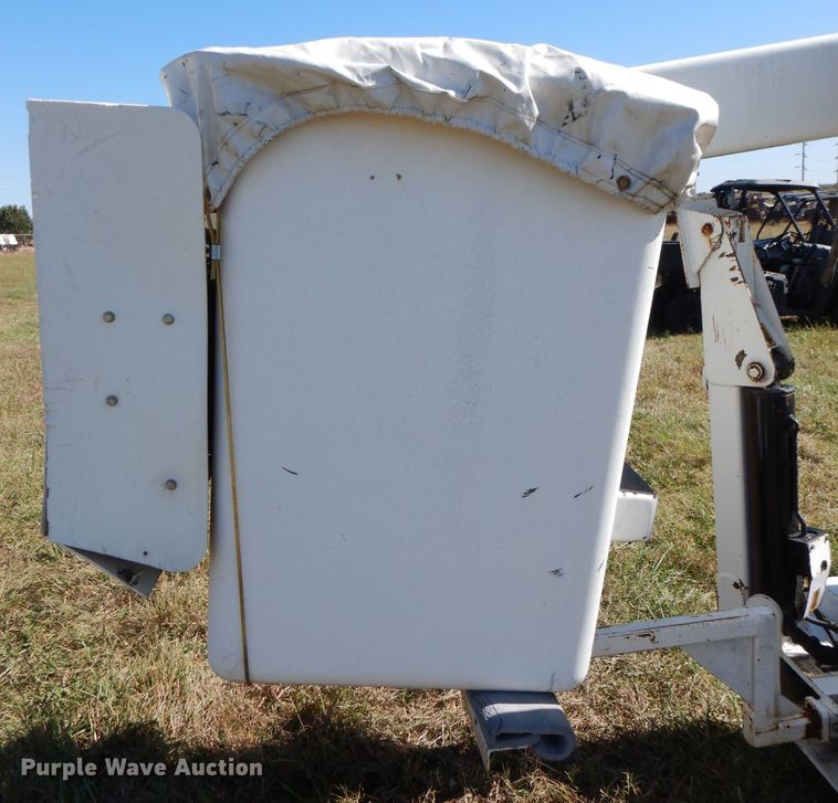 image for item FW9758 2009 SDP EZ Reach SST40  boom lift