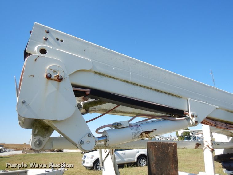 image for item FW9758 2009 SDP EZ Reach SST40  boom lift