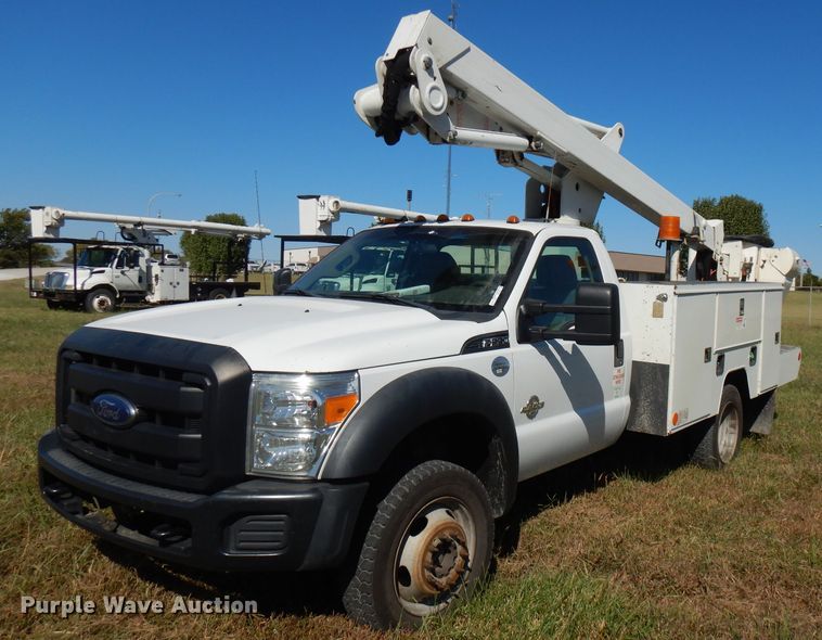 image for item FW9760 2013 Ford F550 Super Duty  bucket truck