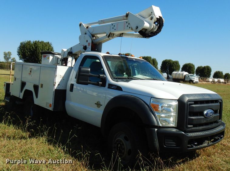 image for item FW9760 2013 Ford F550 Super Duty  bucket truck