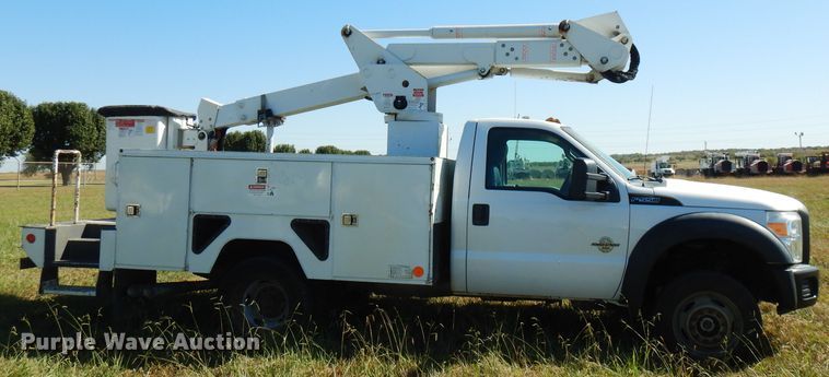 image for item FW9760 2013 Ford F550 Super Duty  bucket truck