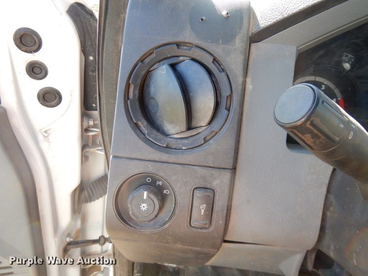 image for item FW9760 2013 Ford F550 Super Duty  bucket truck