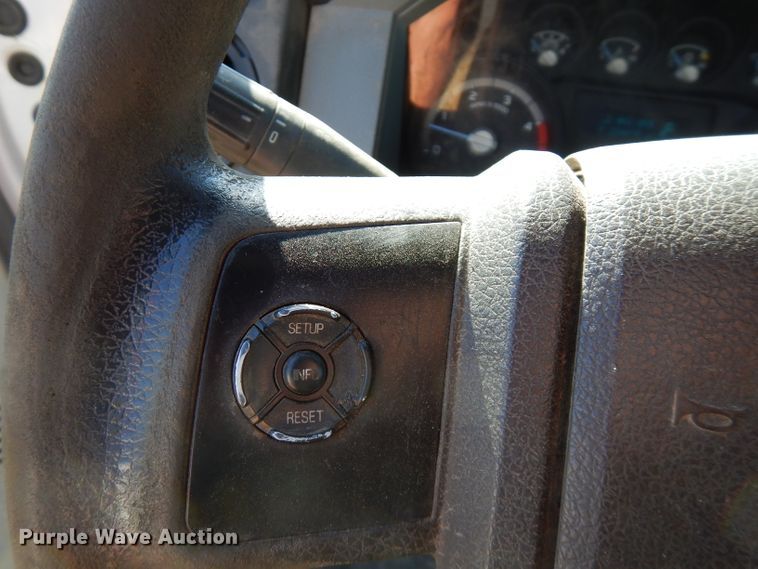 image for item FW9760 2013 Ford F550 Super Duty  bucket truck