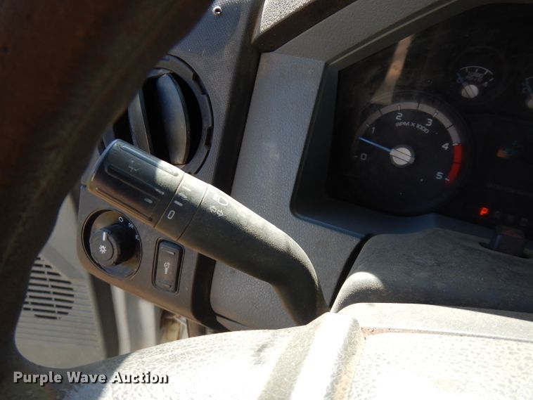 image for item FW9760 2013 Ford F550 Super Duty  bucket truck