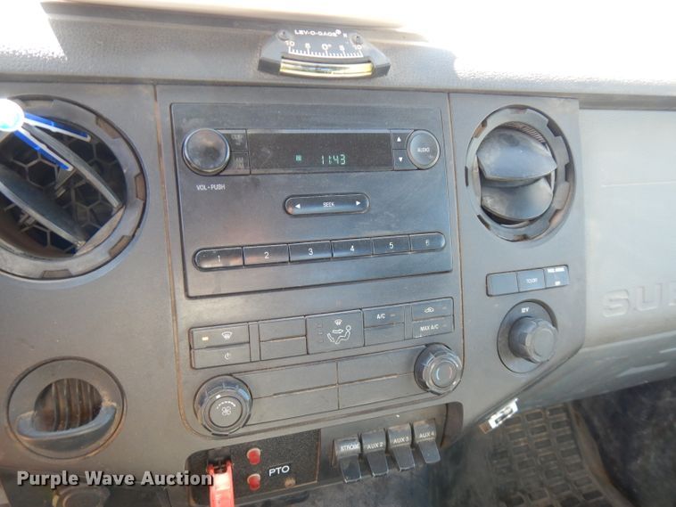 image for item FW9760 2013 Ford F550 Super Duty  bucket truck