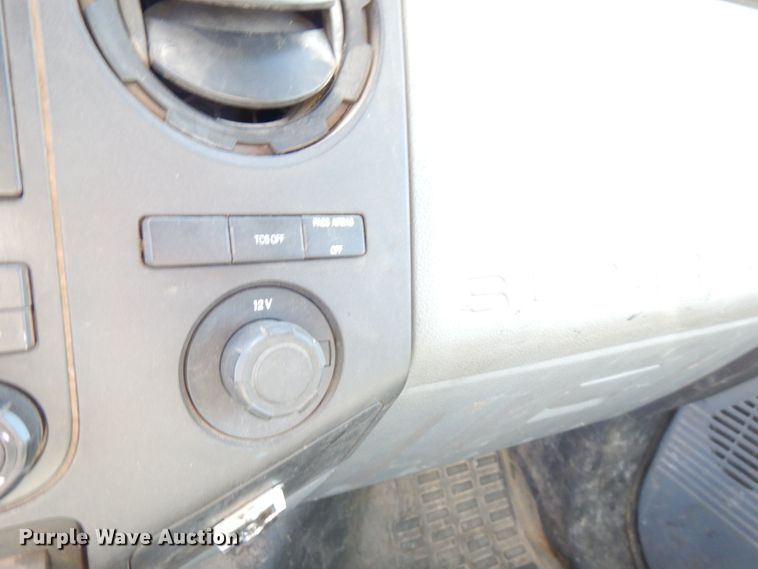 image for item FW9760 2013 Ford F550 Super Duty  bucket truck