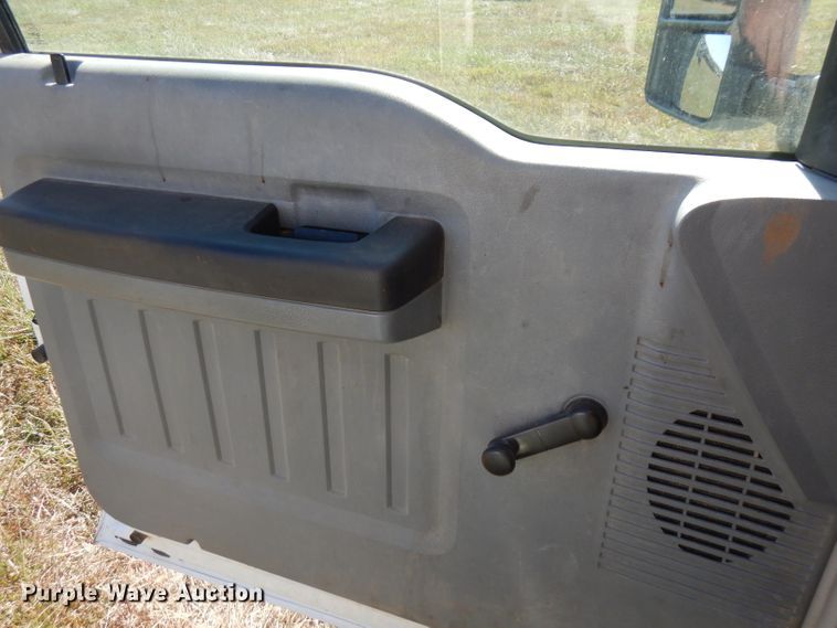 image for item FW9760 2013 Ford F550 Super Duty  bucket truck