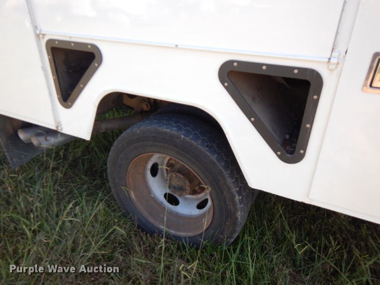 image for item FW9760 2013 Ford F550 Super Duty  bucket truck