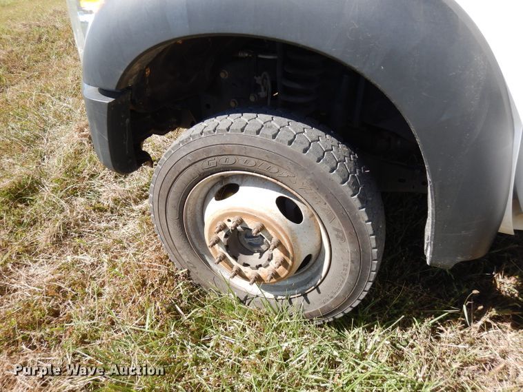 image for item FW9760 2013 Ford F550 Super Duty  bucket truck