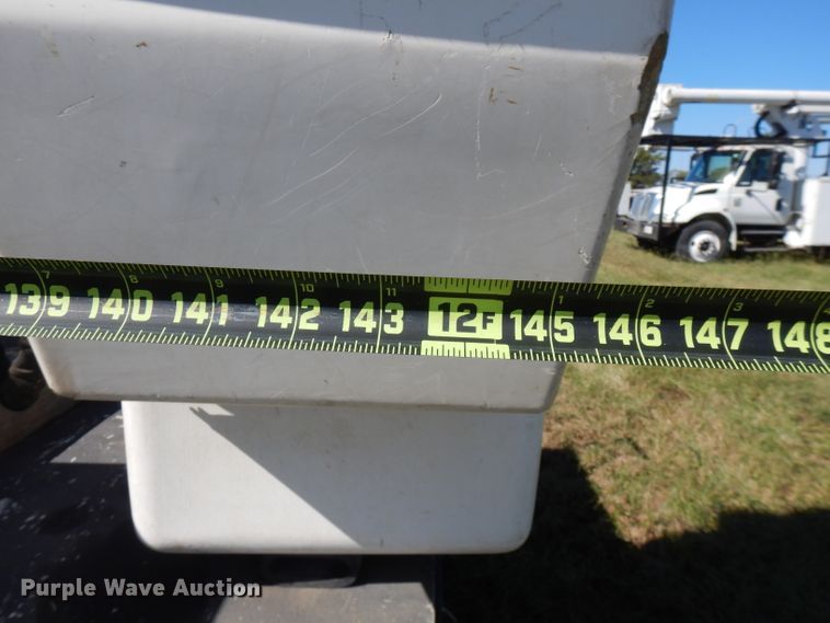 image for item FW9760 2013 Ford F550 Super Duty  bucket truck