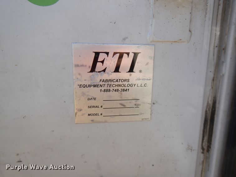 image for item FW9760 2013 Ford F550 Super Duty  bucket truck