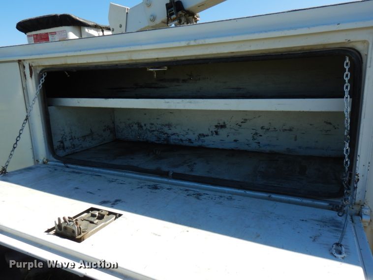 image for item FW9760 2013 Ford F550 Super Duty  bucket truck