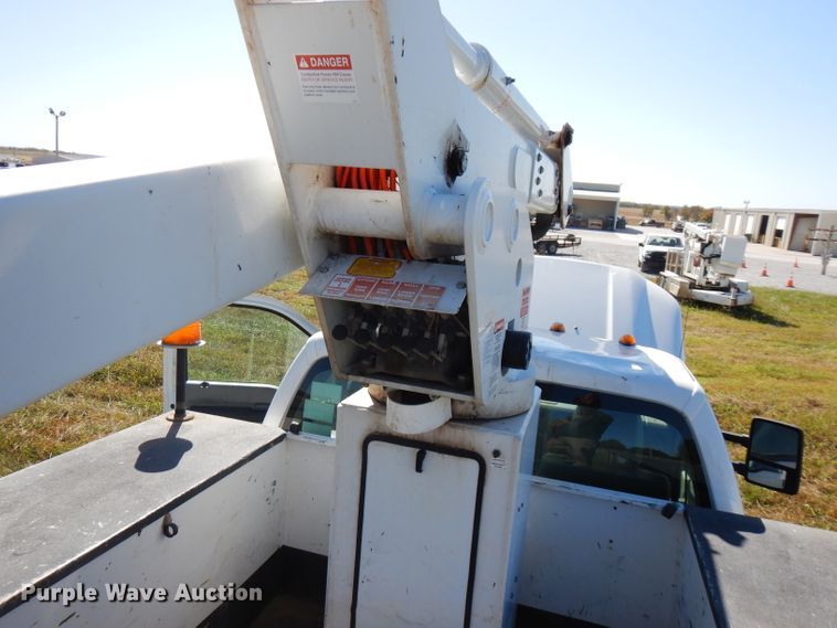 image for item FW9760 2013 Ford F550 Super Duty  bucket truck