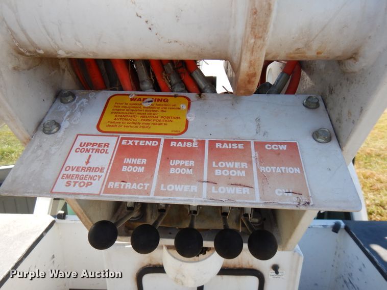 image for item FW9760 2013 Ford F550 Super Duty  bucket truck