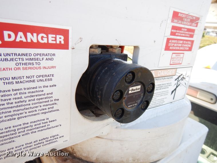 image for item FW9760 2013 Ford F550 Super Duty  bucket truck