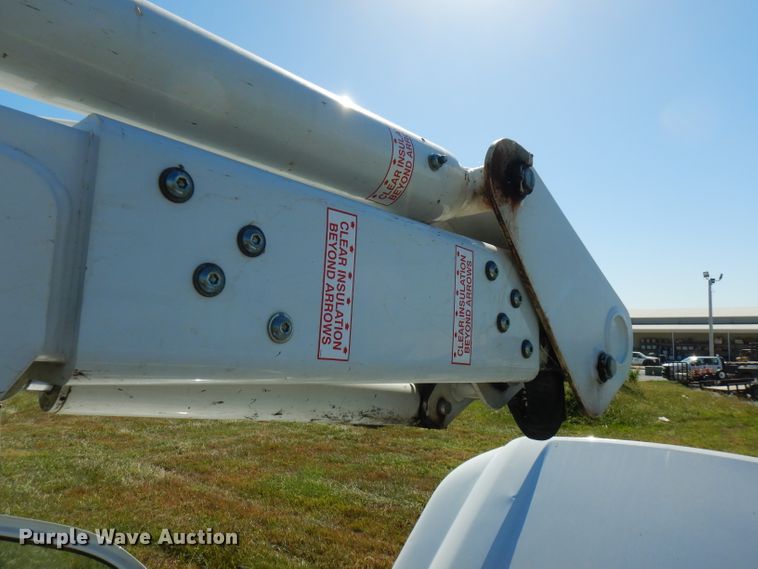 image for item FW9760 2013 Ford F550 Super Duty  bucket truck