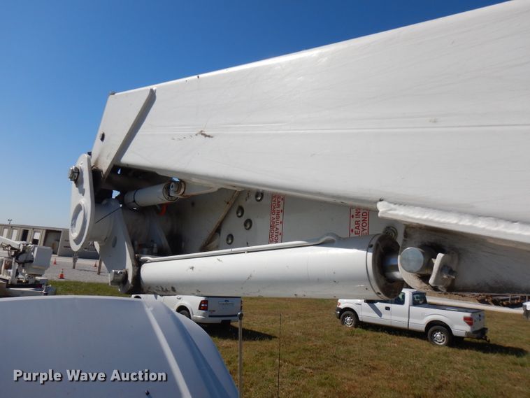 image for item FW9760 2013 Ford F550 Super Duty  bucket truck