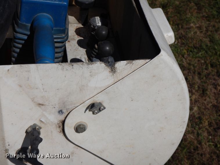 image for item FW9760 2013 Ford F550 Super Duty  bucket truck